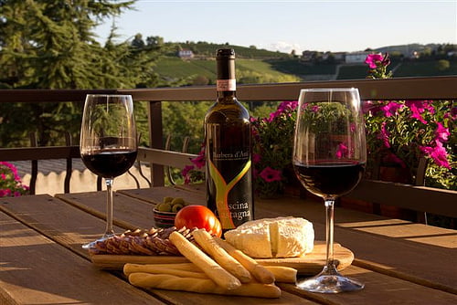 vin og brød i Piemonte
